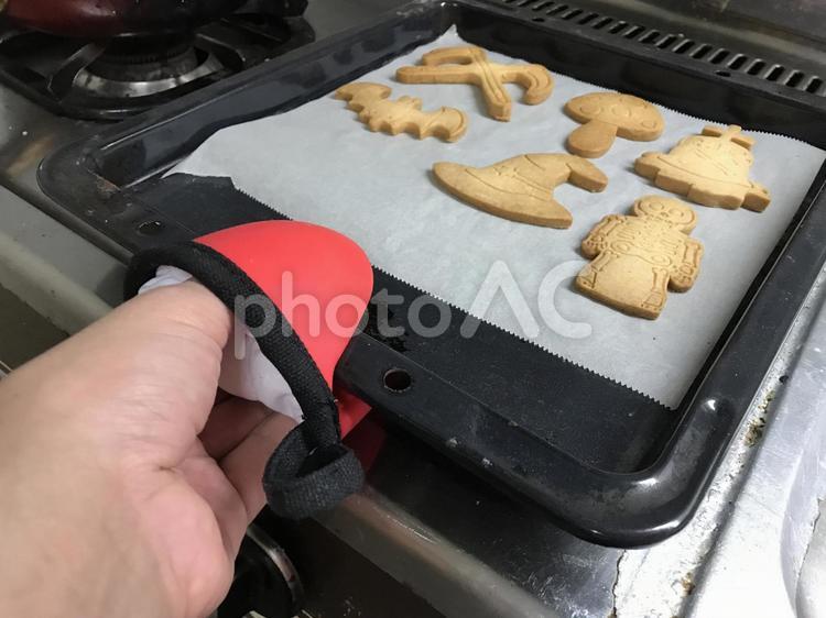 ハロウィン用の焼きたてクッキー ハロウィン,ハロウィーン,クッキーの写真素材