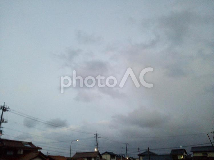 空素材　夕方のうす暗い空 夕暮れ,薄暗い,空の写真素材