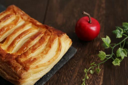 焼きたてのアップルパイ 焼きたてのアップルパイの写真
