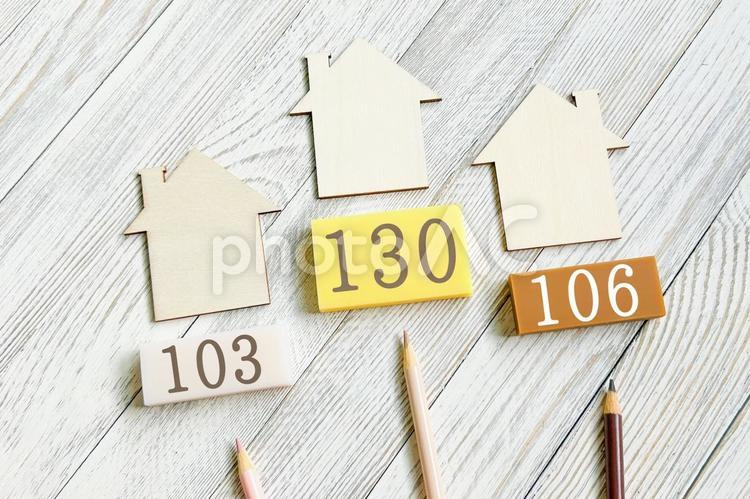 103万106万130万の壁イメージ 103,103万,106の写真素材
