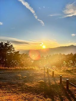 陣馬形山からの夕日 陣馬形山からの夕日の写真