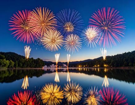 夜空を彩る花火大会 夜空を彩る花火大会の写真