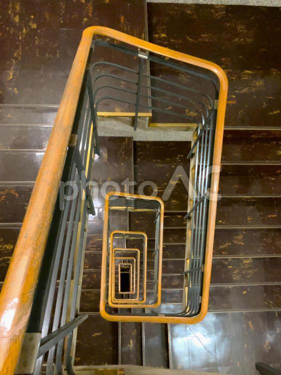 階段　見下ろした景色２ 階段,段差,建物の写真素材