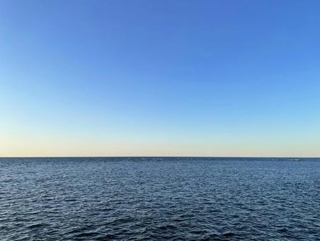 北海道の海:夕方(テクスチャ素材) 北海道の海:夕方(テクスチャ素材) 海,空,うっすらの写真素材