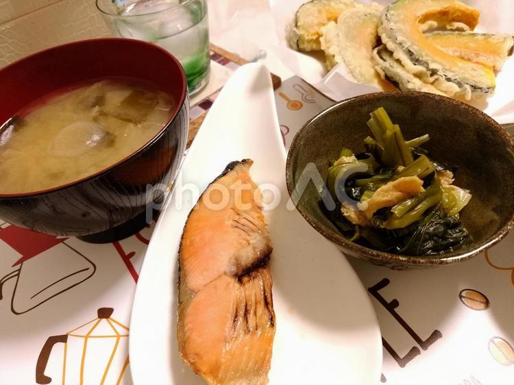 和食の夕食１ 和食,焼き魚,夕食の写真素材