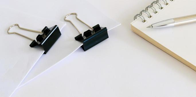 ビジネス プレゼン資料 白紙のコピー用紙 ビジネス プレゼン資料 白紙のコピー用紙 ビジネスイメージ,プレゼンテーション,コピースペースの写真素材