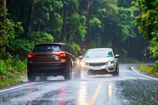 雨の日の交通事故 雨の日の交通事故の写真