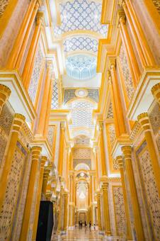 黄金の宮殿回廊 回廊,天井,シャンデリアの写真素材