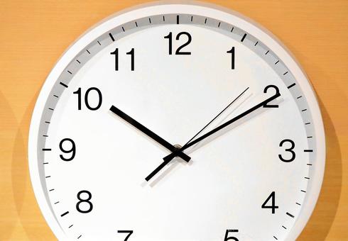 壁掛け時計 ホワイト 時計 時刻 数字 壁掛け時計 ホワイト 時計 時刻 数字 壁掛け時計,モーニングルーティン,暮らしの写真素材