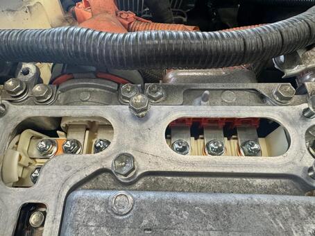 ハイブリット車のインバーターの端子 ハイブリット車,インバータ,端子の写真素材