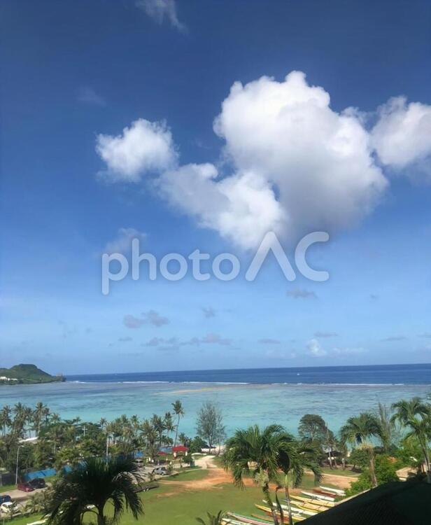 グアムの海 海,空,雲の写真素材