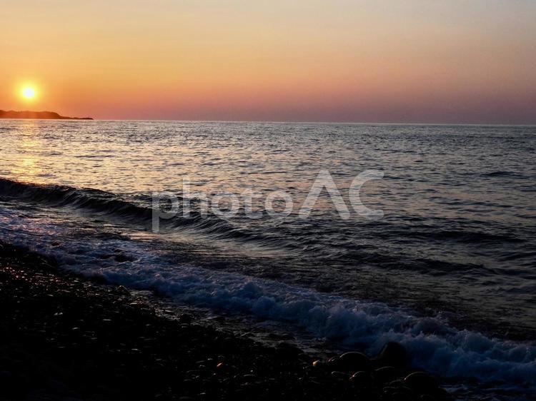 海と夕日 夕焼け,夕陽,夕日の写真素材