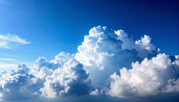 青い空と雄大な積乱雲 青い空と雄大な積乱雲の写真