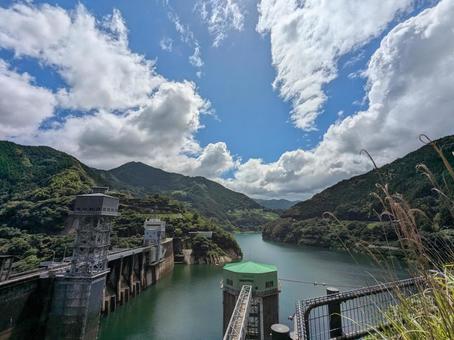 ダム湖 ダム湖 大渡ダム,ダム,治水の写真素材