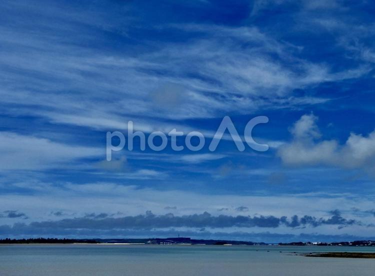 沖縄県宮古島　湾の遠景 沖縄,宮古島,風景の写真素材