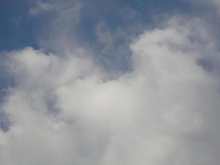 五月の雲-29 五月,青空,空の写真素材