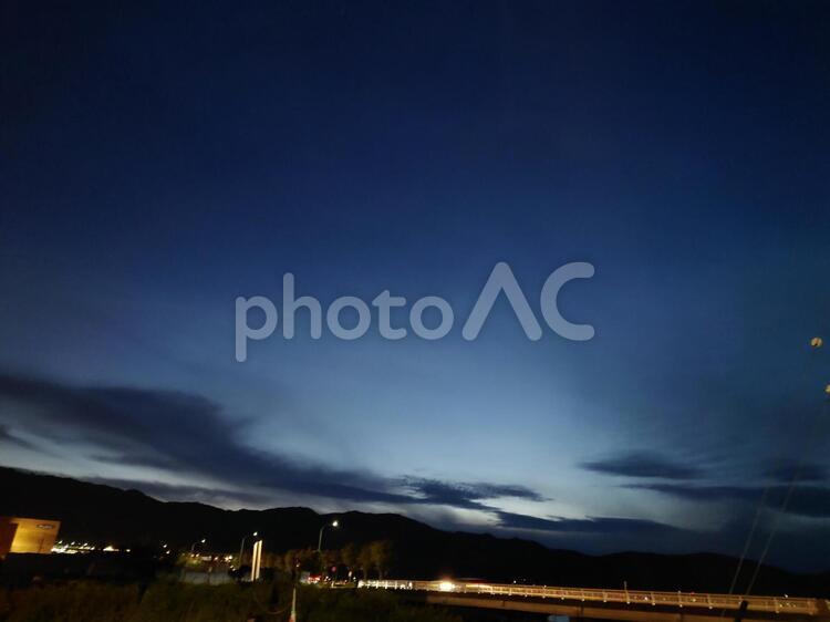 夕暮れの空 日暮れ,空,暁の写真素材