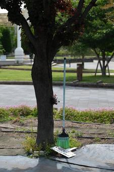 公園の風景 公園の風景 公園,掃除用具,美化の写真素材