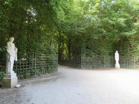 ヴェルサイユ（ベルサイユ）宮殿の庭園 ヴェルサイユ宮殿,バロック建築,建造物の写真素材