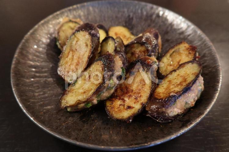 なすと豚ひき肉のはさみ焼き 茄子,ひき肉,はさみ焼の写真素材