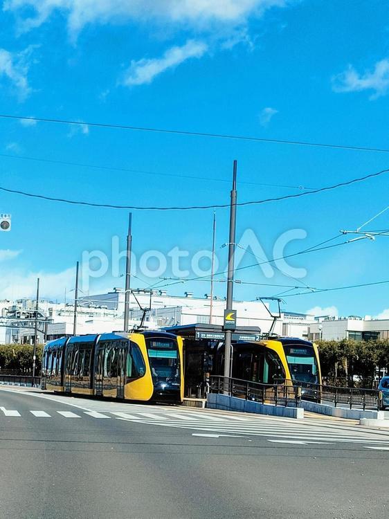 LRT宇都宮2025年冬！すれ違う電車 lrt,宇都宮,芳賀の写真素材