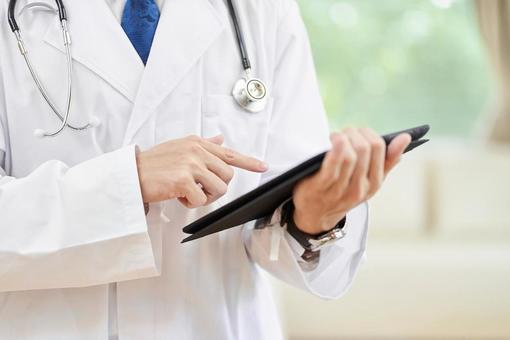 Hands of a male doctor with an electronic medical record, electronic medical record, male, a doctor, JPG