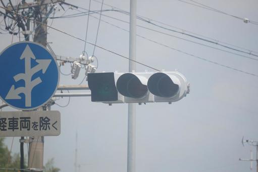 変わった信号 変わった信号 変わった信号,青だけled,交通の写真素材
