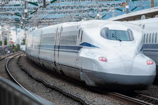 Tokaido-Sanyo Shinkansen N700S passing through the station, JPG