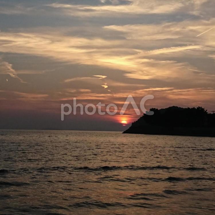 夕日と海 夕日,夕方,日没の写真素材