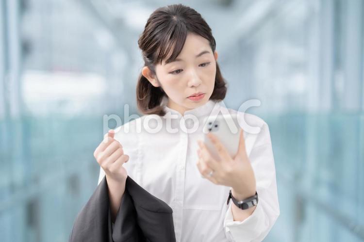 疲れた表情の女性  女性,トラブル,失敗の写真素材
