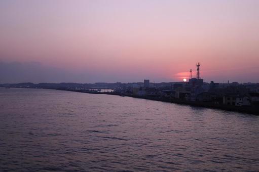 銚子大橋からの朝日 銚子大橋,朝日,太陽の写真素材