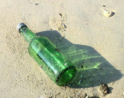 ビーチ　漂流物　ビン ビーチ,漂流物,漂着物の写真素材