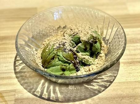 黒蜜きな粉の抹茶アイス 黒蜜きな粉の抹茶アイス アイス,抹茶アイス,黒蜜きな粉の抹茶アイスの写真素材