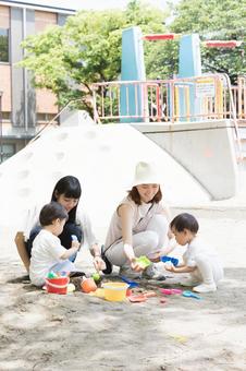 ママ友 母親 育児 ママ友 母親 育児の写真
