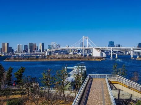 【東京都】お台場から見た東京の風景 【東京都】お台場から見た東京の風景 お台場,レインボーブリッジ,東京湾の写真素材