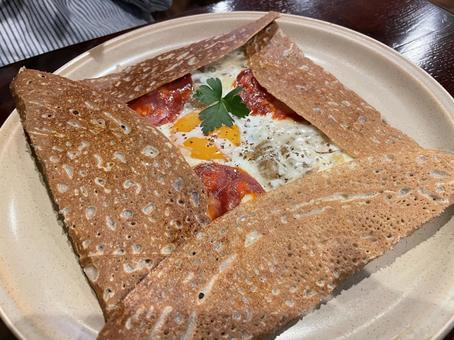 トマトとチーズのガレット トマトとチーズのガレットの写真