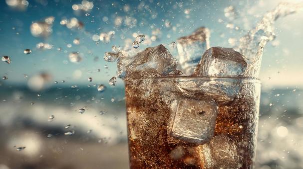 夏の日にぴったり!氷と飲料水 夏の日にぴったり!氷と飲料水の写真