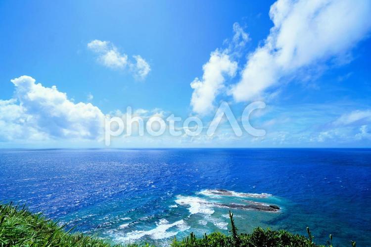 沖縄・与那国島の日本最西端の岩礁トゥイシ 与那国島,日本最西端,トゥイシの写真素材