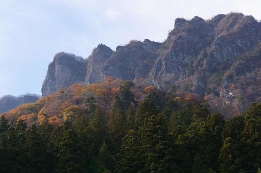 妙義山の紅葉 紅葉,妙義山,富岡市妙義町の写真素材