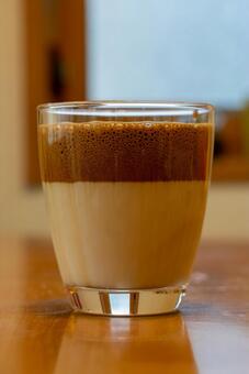 二層のふんわりカフェドリンク コーヒー,ドリンク,飲み物の写真素材