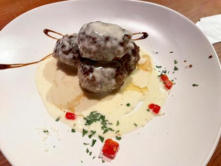 肉団子チーズソース 肉団子チーズソース 居酒屋メニュー,居酒屋,肉団子の写真素材