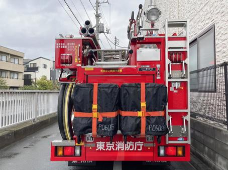 消防車2025:北新宿の火事に緊急出動 消防車2025:北新宿の火事に緊急出動 火事,火災,消防車の写真素材