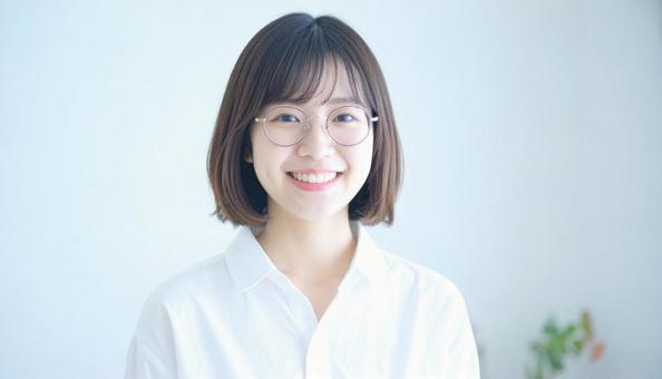 清潔感のあるカメラ目線の女性の写真