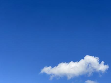 神田川10月：秋晴れの青空と浮雲フレーム 青空,浮雲,青の写真素材