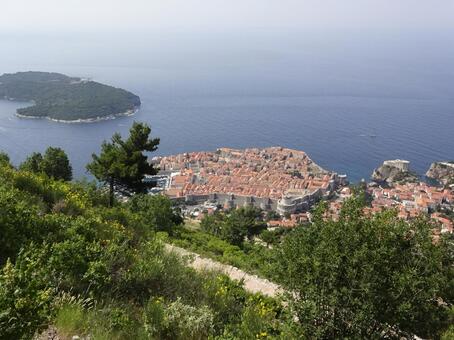 ドゥブロヴニク旧市街と周辺の自然 クロアチア,ドゥブロヴニク,街並みの写真素材