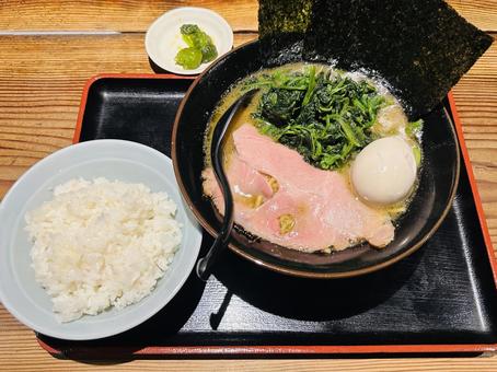 家系ラーメン ラーメン,麺,麺類の写真素材