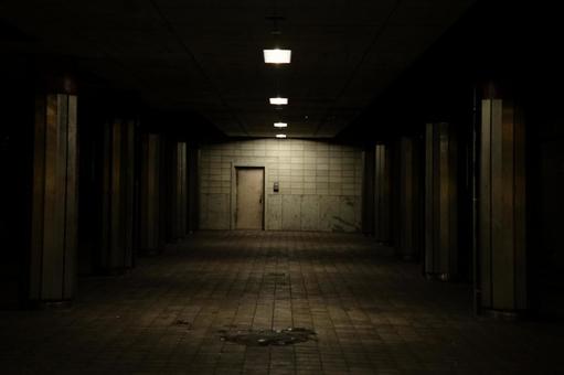 地下通路 地下通路の写真
