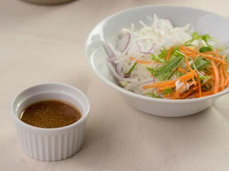 サラダ ドレッシング 食事 野菜 サラダ ドレッシング 食事 野菜の写真