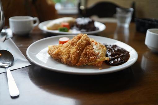洋食 カツとオムライス 洋食 カツとオムライスの写真