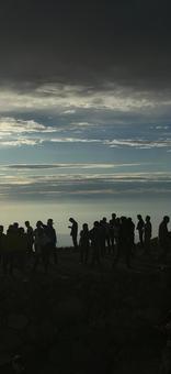 People waiting for the sunrise, mountain ridges and a sea of clouds, JPG